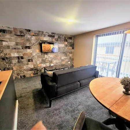 Friary House Serviced Apartments By Roomsbooked - 24Hr Reception Gloucester Exterior photo